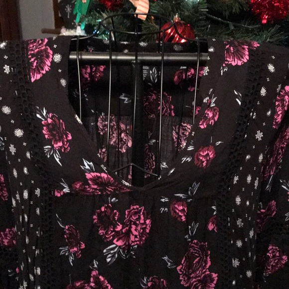 Torrid top - Picture 2 of 8